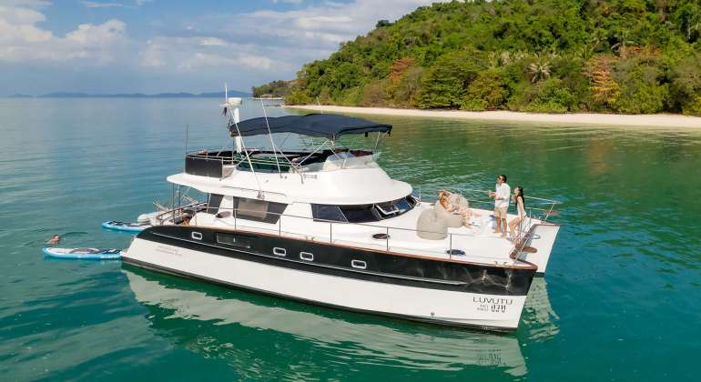 Fountaine Pajot 47ft